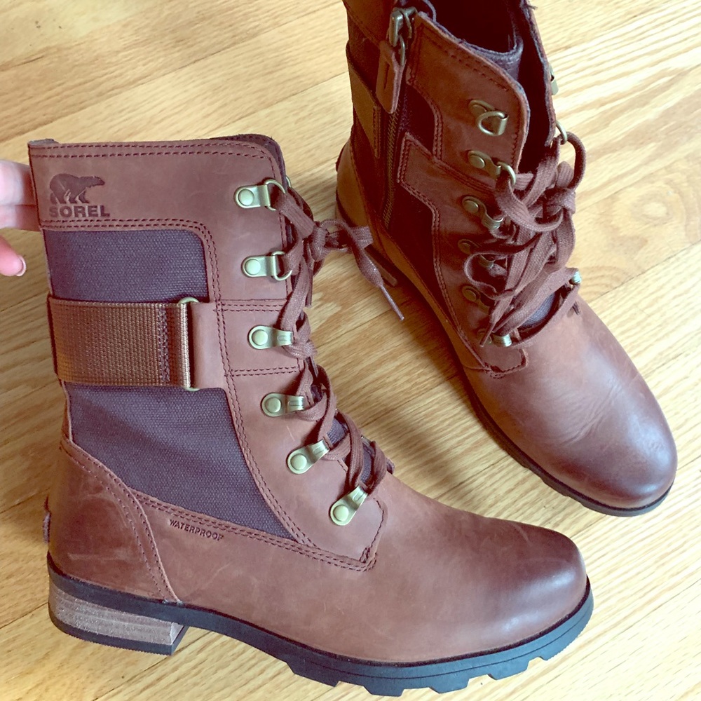 Sorel Carly boots 9.5